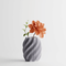 Vază decorativă Homentum – design sculptural modern pentru decor interior elegant