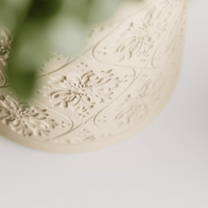 Ellaro – ghiveci floral cu model în relief