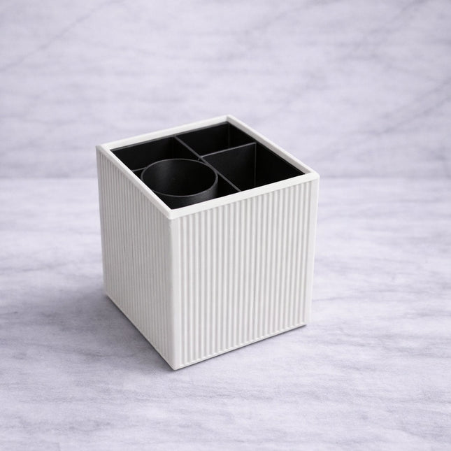 Verno | suport de pixuri cu design vertical pentru birou
