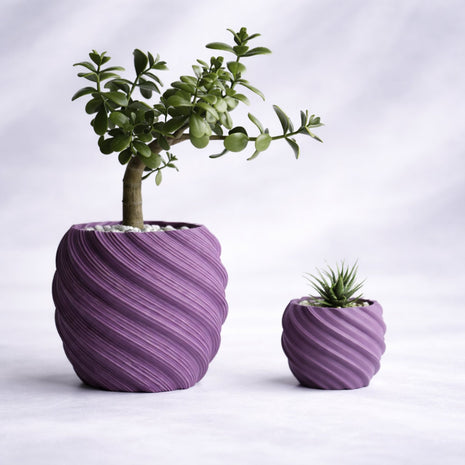 Kalony – ghiveci decorativ cu striații spiralate și formă organică