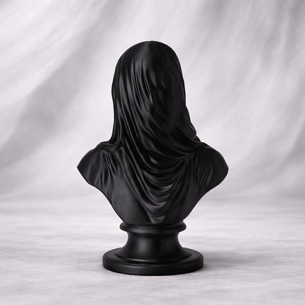 Plinto ׀ sculptură misterioasă