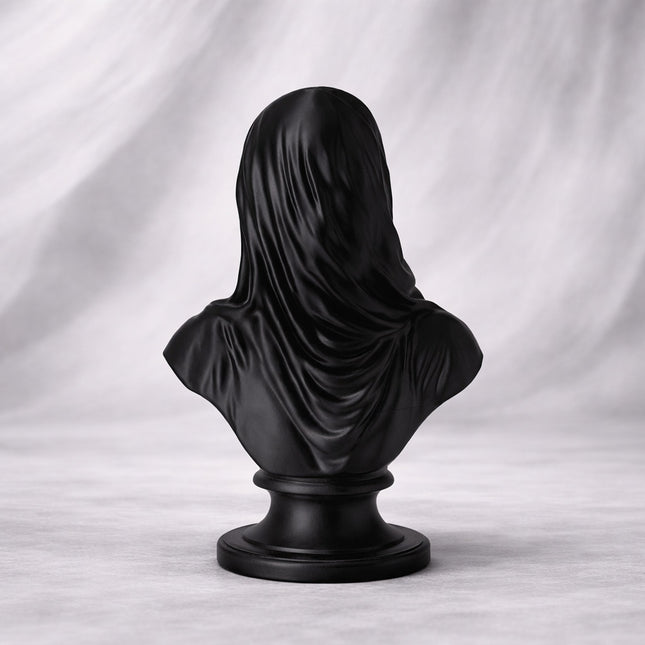 Plinto ׀ sculptură misterioasă