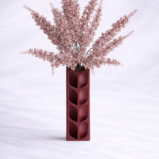 Liora – vază decorativă cu decupaje organice