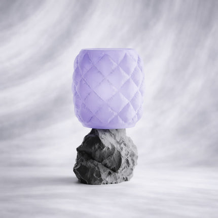 Volana | lampă decorativă sculpturală cu bază de piatră și design matlasat